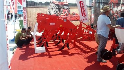 馬斯奇奧高端農機具亮相新疆展會，本土化改裝收獲好評如潮